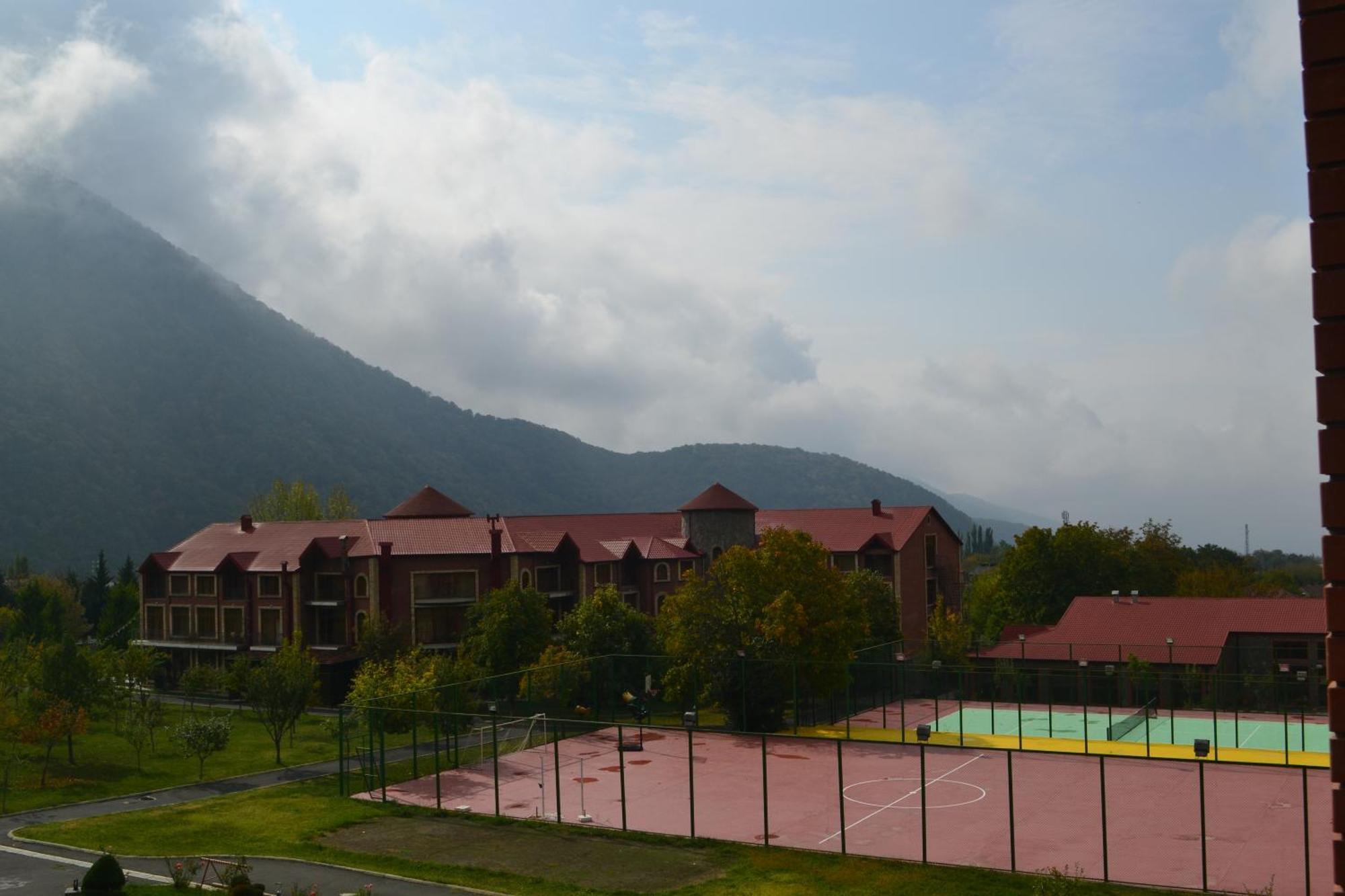 El Resort Hotel Qakh Eksteriør bilde