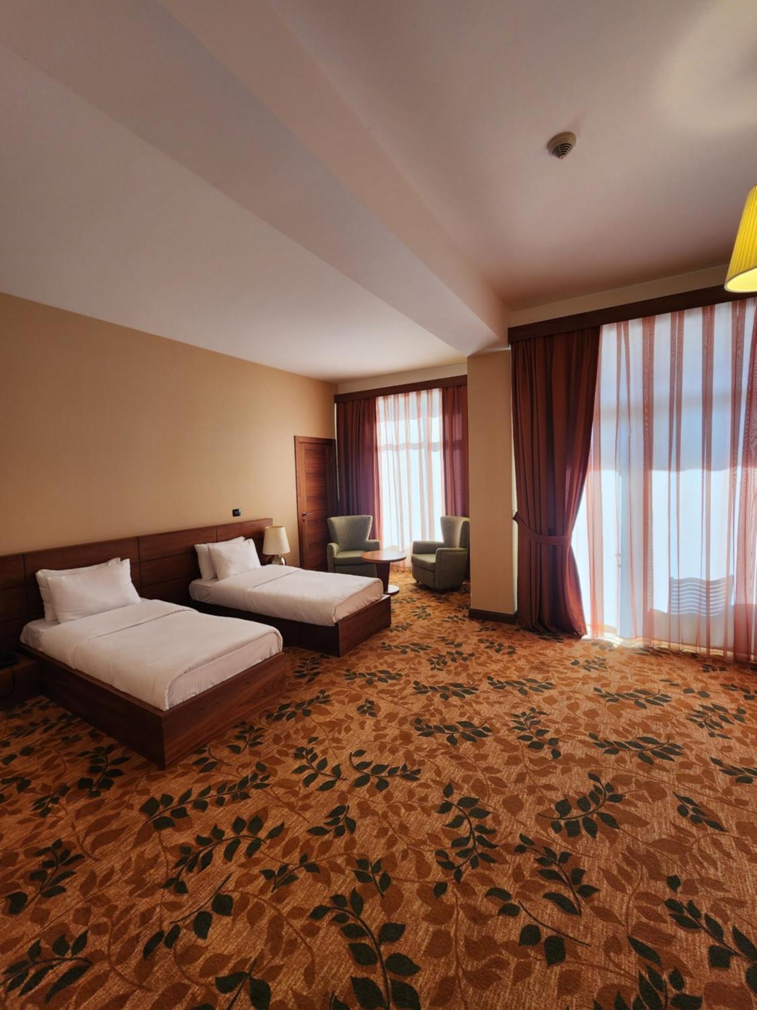 El Resort Hotel Qakh Eksteriør bilde