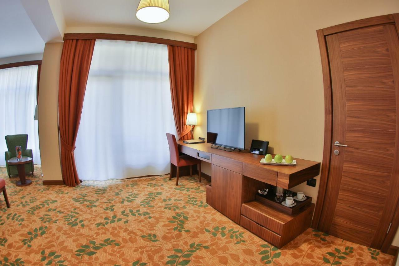 El Resort Hotel Qakh Eksteriør bilde