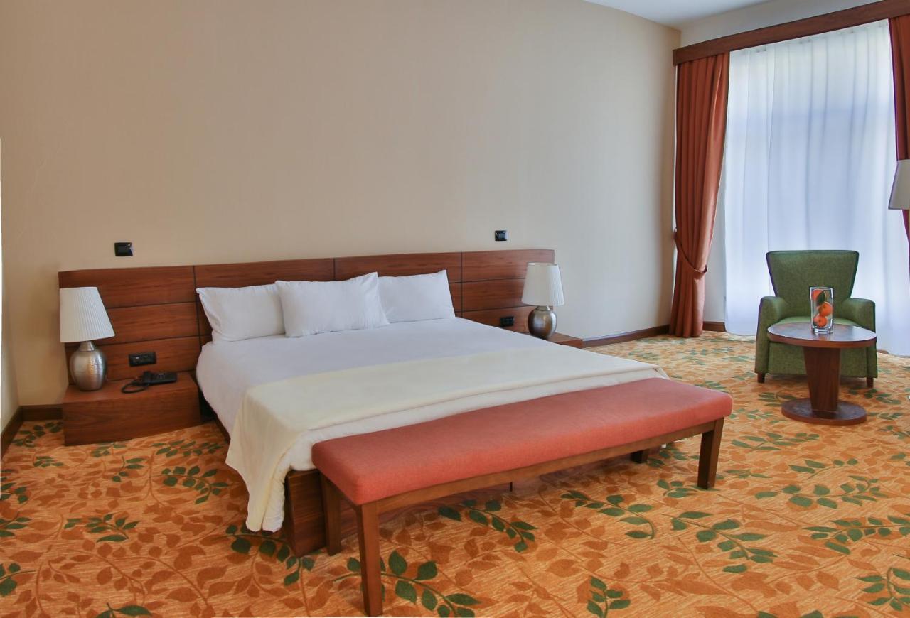 El Resort Hotel Qakh Eksteriør bilde