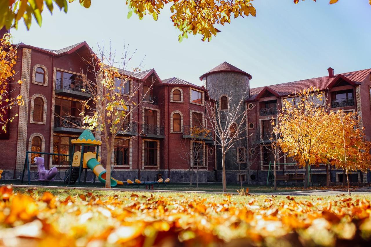 El Resort Hotel Qakh Eksteriør bilde