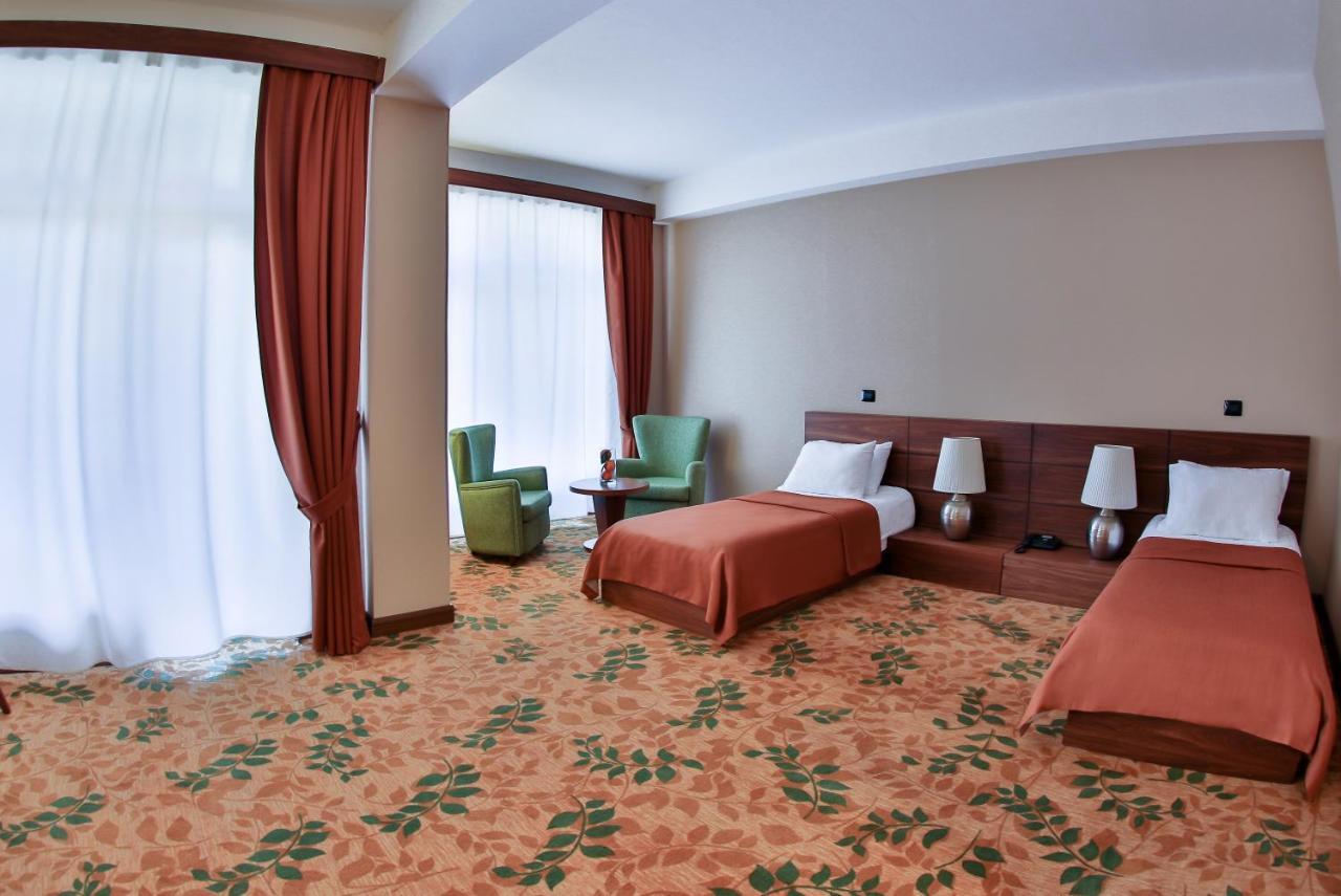 El Resort Hotel Qakh Eksteriør bilde