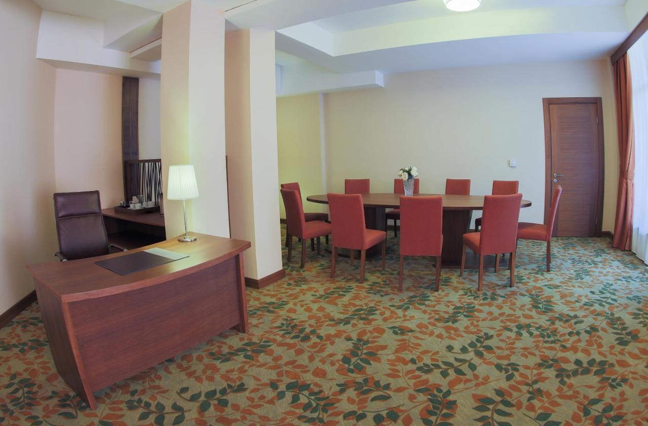 El Resort Hotel Qakh Eksteriør bilde
