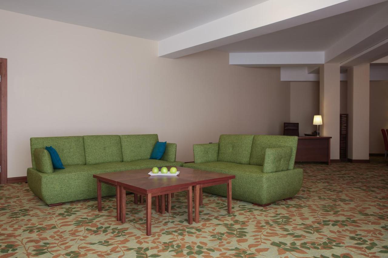 El Resort Hotel Qakh Eksteriør bilde